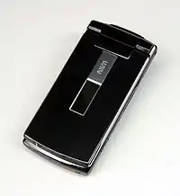 W52SH(グレシャスブラック)