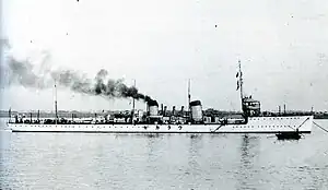 揚子江の漢口における「浦風」(1930年頃)#艦艇写真集2005駆逐艦p.11