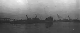 引き揚げられた伊号第352潜水艦(1948年1月22日、呉港)