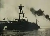 浮揚され関門海峡を曳航される迅鯨（1952年）。