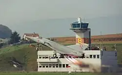 RATOを使用して離陸するスイス空軍のダッソー ミラージュ III(パイェルヌにて)