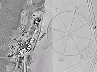 世界最大の羅針図。エドワーズ空軍基地付近の砂漠に描かれたもの。