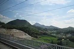 旌徳駅付近の合福旅客専用線の車内から望む県内の田園風景