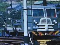 80系の影響を受けた前面形状EF58形（上 1952年）西武鉄道クモハ351形（中1 1954年）鹿島鉄道キハ431形（中2 1957年）国鉄保線工事用モーターカー (下 1950年代製)