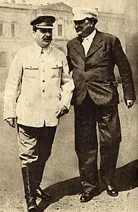 スターリンとゲオルギ・ディミトロフ（右）（1936年）