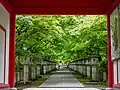 山門からの参道
