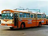 日産ディーゼルK-U31N(1980年式) 153　1994年3月28日廃車一般路線用初の冷房車。本型式2台と、ふそうK-MP118N 1台の計3台が各営業所に1台ずつ配備されたのが嚆矢である。