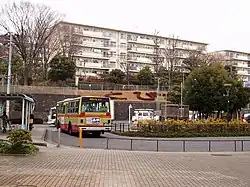 鳶尾団地折返場 (あ064)