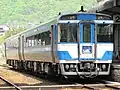 四国色の「剣山」（2010年5月4日 阿波池田駅）