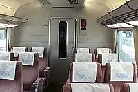 12200系における更新修繕前後の比較(更新前の左画像は18400系だが当時の12200系と概ね同様の車内)