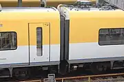 未更新車に設置された転落防止幌（23105F）