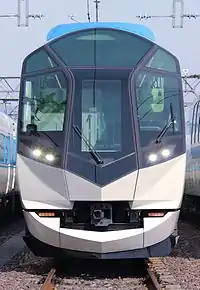 多面構成のフロント