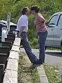 キスをするカップル