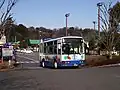 愛川・高峰ルート用の小型バス（旧塗色）三菱ふそう・エアロミディME（あ12号車）