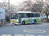 駅裏手のバス用ターンテーブル