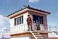 1960年代。乗馬ズボンに長靴姿の軍官