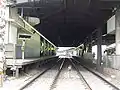 京王線 駅構内ホームが大きく曲がっている（2007年10月）