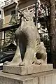 鳥居そばの狛犬・左。