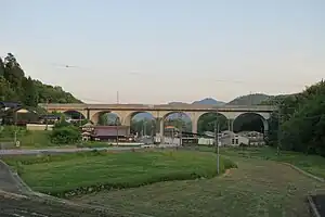 椛坂高架橋(北側から撮影)
