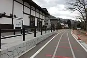 改修後の旧ホームと線路跡（2020年3月）