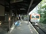 ホームと改札付近(2007年5月)