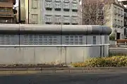 開口部に貼り付けられた吸音パネル
