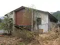 石越旧校地に残る体育館