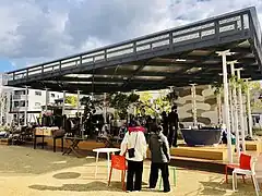 籠田公園のステージ