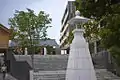 赤城神社とパークコート神楽坂(隈研吾建築)