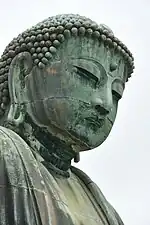 面部 右頬のあたりにわずかに金箔が残る