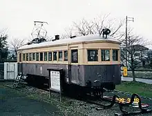 城跡公園内に保存されている蒲原鉄道の車両(1998年)