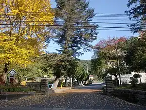 上市来中学校