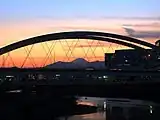 アーチ橋と夕刻の風景