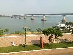 カンボジアでメコン川に架けられた最初の橋