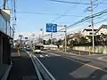 内出交差点手前。手前が起点方面。