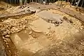 東島状遺構左に墳丘と接続する土橋。2018年調査時。