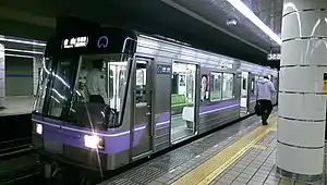 名港線で使用される2000形電車(金山駅)
