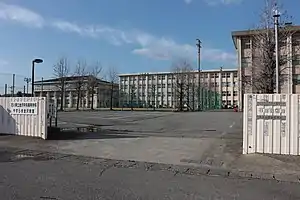 正門