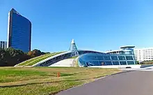 神田外語大学