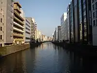 和泉橋から下流方向を望む(東京都千代田区)