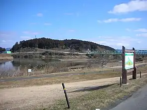 旧北上川に注ぐ神取橋付近。