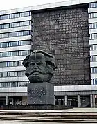 東ドイツ時代に建てられたマルクスの巨大頭像(ドイツ・ケムニッツ)