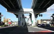 センターランプ方式の出口
