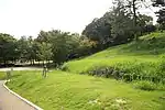 笠寺台地から舌状に突き出た笠寺公園。（名古屋市南区、2014年（平成26年）9月）