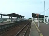 南側より望むホーム(2007年8月)