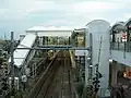 橋上駅舎全景(2007年10月)