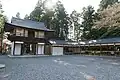 楼門と回廊