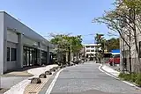 フォンジェ ストリート棟と整備された市道（2021年5月）