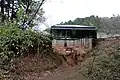 石室をさらに外側から