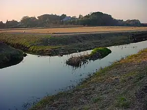 加田屋一丁目を流れる加田屋川